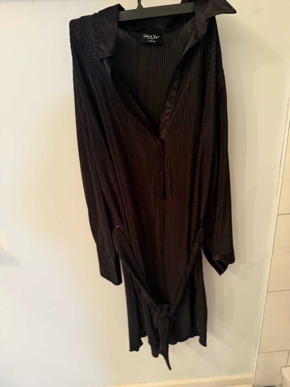 John & Jay Black Long Sleeve Pleated Shirt Dress